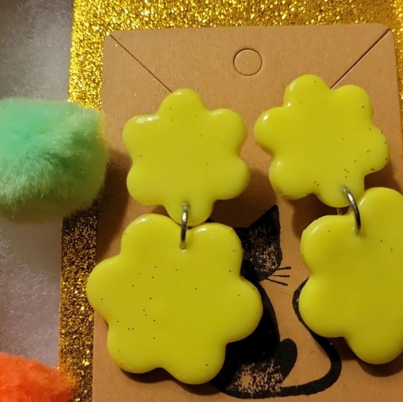 Neon
polymer clay earring 
With real silver attachments 
Handle with care - Picture 2 of 2